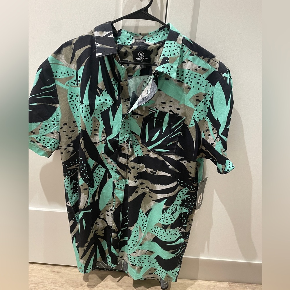 Volcom button down shirt